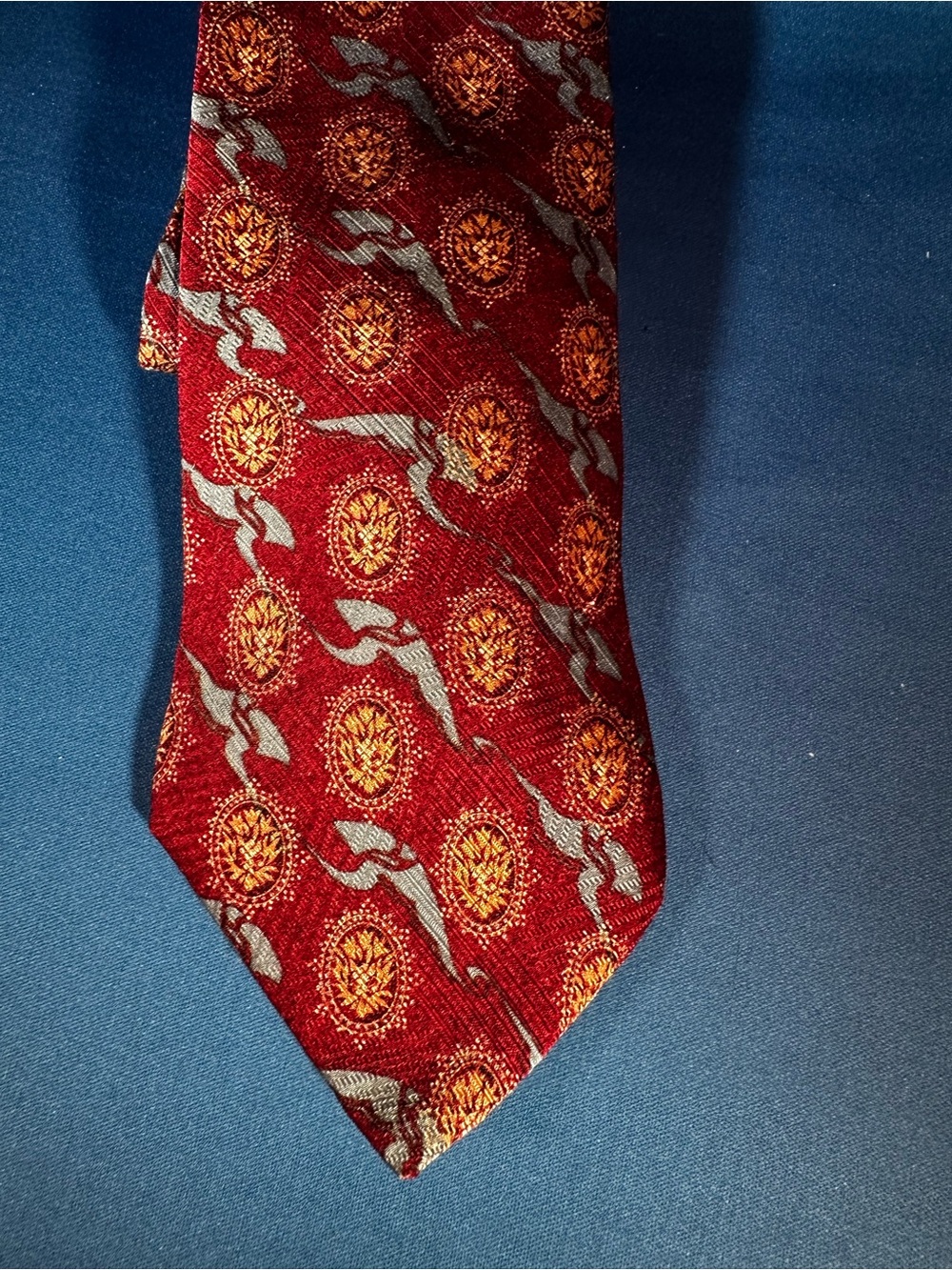 Vintage Metropolitan Museum of Art 100% Silk Tie Burgundy Gold
